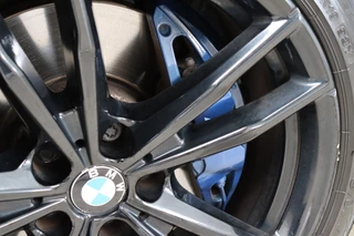 BMW 3 Serie Sedan 330i High Executive M Sport Pakket Automaat  / Live Cockpit Professional / Schuif-/kanteldak / M Sportremsysteem / Leder / Shadow Line / 19 Inch / Extra Getint Glas / Stoelverwarming / Climate Control / Parkeersensoren voor+achter / Stuurwiel Verwambaar / Hifi / 10
