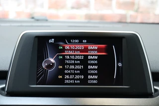 BMW 2 Series Active Tourer 218i Executive Automaat  / Trekhaak / Parkeersensoren / Stoelverwarming / Navigatie / Cruise Control / Bluetooth / Climate Control / LED / Sportstoelen / Multifunctioneel Stuurwiel / 17 Inch / 29