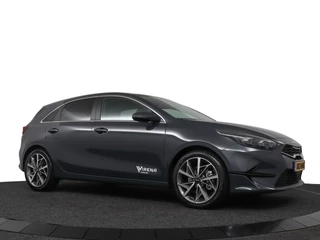 Kia Ceed 1.5 T-GDi DynamicPlusLine Automaat *DEMO* - Trekhaak - Navigatie - Stoel-/stuurverwarming - Cruise Control - Climate Control - Fabrieksgarantie tot 04-2032 / 11