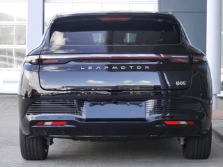 Leapmotor B05 ProMax Design 67.1 kWh | Panoramadak | Elektrisch verstelbare stoelen | Stuurwiel verwarming | Apple carplay/Android auto | Sfeerverlichting | Regensensor | Privacyglas | 19 inch lichtmetalen velgen / 6