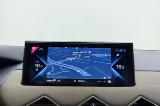 DS 3 Crossback E-Tense Performance Line+ 50 kWh | Navigatie | Camera | Keyless | Lichtmetalen velgen | Parkeersensoren | Extra getint glas / 25