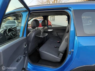 Dacia Lodgy 1.2 TCe Stepway CRUISE NAVI CAMERA PARK.SENS. / 11