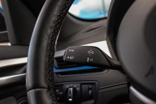 BMW X1 xDrive25e High Executive M sport | 1e eigenaar | Dealer onderhouden | Panoramadak | Apple Carplay | Camera | LED adaptief | Head-up | Stoelverwarming | Cruise control / 22