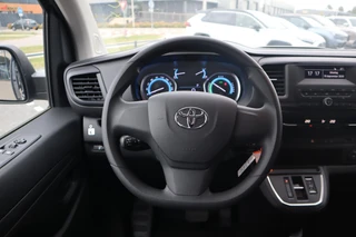 Toyota PROACE Electric Verso LONG EXTRA RANGE DYNAMIC 75KWH 8-PERSOONS ROLSTOELAUTO VERLAAGD-INBOUW-OPRIJPLAAT 2x SCHUIFDEUR / 36