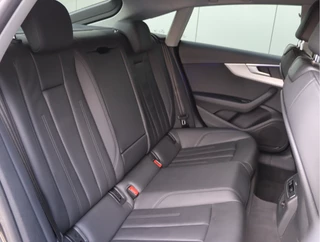 Audi A5 Sportback 35 TFSI S-line Black  | Camera | 19" | LED | Stoelverwarming / 21