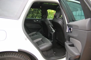 Volvo XC60 2.0 T6 AWD Ultimate Dark | 100% SOH | 360 | B&W | Pano / 34