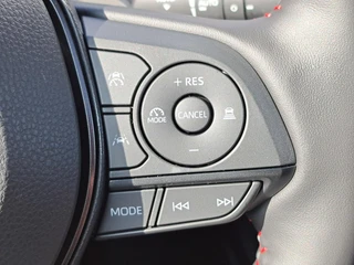 Toyota Corolla Cross Hybrid 180 GR Sport NIEUW! PLUS PACK STOEL/STUURWIELVERWARMING ELEK. ACHTERKLEP / 18