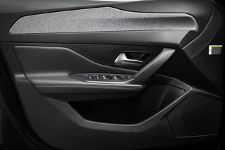 Peugeot 308 1.2 PureTech Allure Pack Business | ERGO COMFORT | CONNECTED SERVICES | DRAADLOZE LADER | STOELVERWARMING | CAMERA / 28