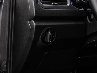 Volkswagen T-Roc 1.5 TSI 150 PK DSG Style IQ.DRIVE | Trekhaak | Virtual Cockpit | LED | ACC | Camera | Dodehoekdetectie | Stoel-/Stuurverwarming | Navigatie | Apple CarPlay/Android Auto | 18" / 36