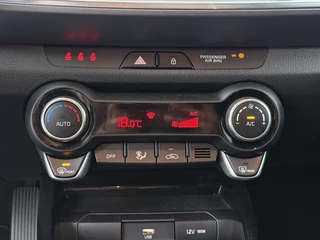 Kia Stonic 1.0 T-GDi MHEV DynamicPlusLine  - Camera - Stoel/stuurverarming - AppleCarplay - Android Auto - Fabrieksgarantie tot 04-2032 of 150.000km / 31