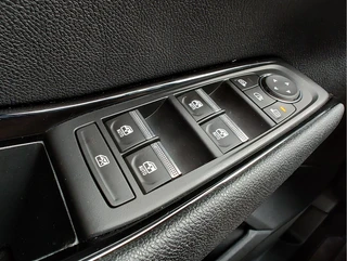 Renault Austral 1.2 E-TECH FULL HYBRID 200 ICONIC AUTOMAAT  Stuurverwarming | 360 Camera | Keyless / 25