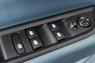 Fiat Grande Panda 1.2 Hybrid ICON  / Carplay / Airco / 2+6 Jaar Garantie / 27