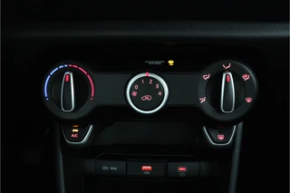 Kia Picanto 1.0 DPI DynamicLine  - Achteruitrij camera - Navigatie - Airco - Fabrieksgarantie tot 07-2032 / 26