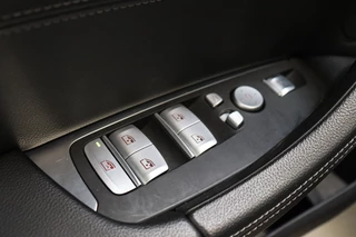 BMW X3 xDrive30i High Executive xLine Automaat  / Panoramadak / Trekhaak / Sportstoelen / Leder / 19 Inch / Driving Assistant Plus / Hifi / LED / Head-Up Display / Achteruitrijcamera / Stoelverwarming / Adaptief Onderstel / Multifunctioneel Instrumentenpaneel / 33
