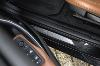 BMW 3-serie 316i Executive | Luxury Line | Sportstuur | Cruise control | Sportstoelen | Stoelverwarming | Climate control | Navigatie | Bluetooth | Regensensor | Lichtpakket | 18 inch | PDC / 31