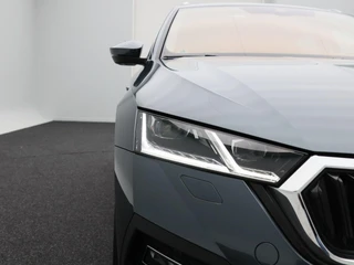Skoda Octavia Combi 1.4 TSi 204 PK iV PHEV Business Plus | Stoelverwarming | Panoramadak | Camera | Adaptive Cruise | Head UP | 18 Inch | 95.33 Km !! / 10