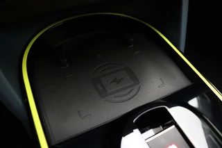 Fiat Grande Panda 1.2 Hybrid La Prima | Navigatie | Climate control | Camera | Dakrails | Lichtmetalen velgen | Extra getint glas | Nieuw model | Hoge instap / 24
