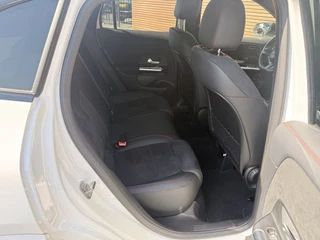 Mercedes-Benz GLA 250 e Business Solution AMG / 43