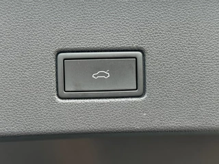 Volkswagen T-Roc 1.5 TSI 150pk DSG Style Carplay | Camera | Keyless | Elek. Achterklep | Rijklaar incl. garantie / 25