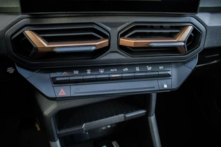 Dacia Duster extreme hybrid 140 I Automaat I Navigatie / 33