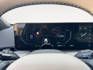 Kia EV4 Hatchback GT-Line Business Edition 81.4 kWh | Direct beschikbaar | Stoel-Stuur verwarming | Draadloos Apple Carplay - Android Auto | GT-Line Exterieur en Interieur Details | Kia Leiderdorp 071 760 06 00 / 21