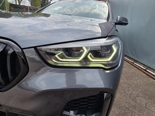 BMW X1 xDrive25e eDrive M pakket HUD LEER SPORT PANODAK / 10