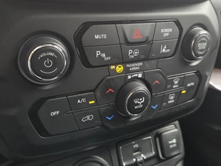 Jeep Renegade 4xe 240 Plug-in Hybrid Electric S | Apple-Android | Navigatie | Stoelverwarming / 8