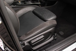 Mini Clubman 1.5 Cooper Richmond Park Edition | 1e eigenaar | Dealer onderhouden | Apple Carplay | Harman kardon | DAB | Keyless entry | Panoramadak | Sportstoelen | LED | PDC / 17