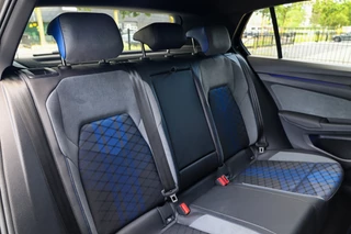 Volkswagen Golf 2.0 TSI R 4Motion  | PANO | AKRAPOVIC | DODE HOEK | STUURVERW | IQ-LIGHT | / 48