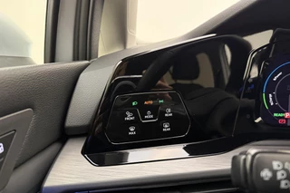 Volkswagen Golf 1.4 eHybrid Style 204pk | DSG | Trekhaak | Navigatie | Comfortstoel | Apple Carplay/Android Auto | Adapt. Cruise control | Climate control | LED koplampen / 24