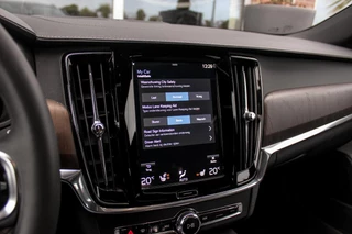 Volvo V90 2.0 B4 Business Pro Inscription| BTW auto | 1e eigenaar | NL auto | 20 inch | Panoramadak | Harman Kardon | BLIS | Stuurverwarming | Stoelverwarming | Head-up | Trekhaak | Cruise control / 27