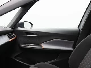 CUPRA Born Business Plus 62 kWh 204 Pk | Stoel/Stuurverwarming | Adaptive Cruise | Climatronic | CarPlay |  18 Inch | 21.452 Km !! / 29
