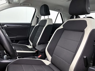 Volkswagen T-Roc 1.5 TSI Sport | Trekhaak | Camera | CarPlay | Stoel-/Stuuverwarming | Adaptive Cruise | / 6