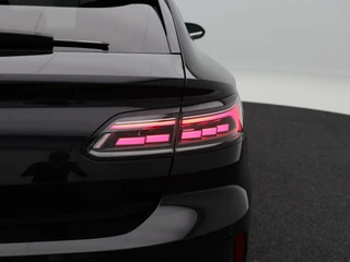 Volkswagen Arteon Shooting Brake 2.0 TSi 320 Pk R 4Motion | Stoel/Stuurverwarming | Memory | Head UP | Harman/Kardon | Panoramadak | Trekhaak | 20 Inch | 53.014 Km !! / 17
