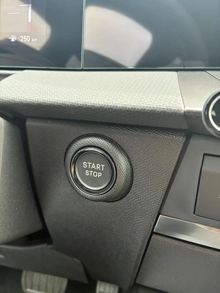 Opel Astra 1.6 Turbo Automaat Plug In Hybrid Ultimate | DEMO | Panorama Schuifkanteldak | ECC | Navigatie | Camera | Winterpakket | AGR | Alcantara | Matrix-LED | Parkilot / 40