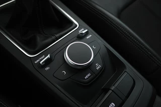 Audi Q2 30 TFSI Sport  S-line! Leer, Cruise, Navigatie / 36