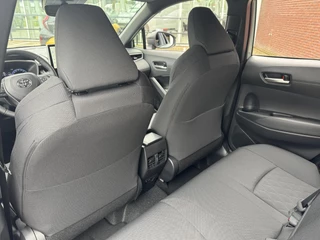 Toyota Corolla Cross 2.0 Hybrid 180 DYNAMIC NIEUW DIRECT LEVERBAAR! BLIND SPOT STOEL/STUURVERW KEYLESS 18'' LM-VELGEN APPLE/ANDROID NAVI CLIMA AD-CRUISE PARK-SENSOREN / 29