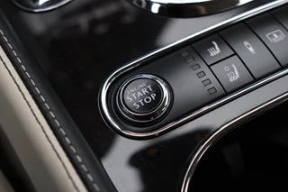 Bentley Flying Spur 6.0 W12 | LEDER | SCHUIFDAK | KERAMISCH | NAIM SOUNDSYSTEM | ENTERTAINMENT ACHTERIN | STOELVERKOELING/VERWARMING | MASSAGE | CAMERA | AIRCO | CRUISE | NAVI | / 65