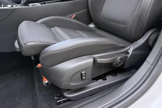 Opel Insignia Grand Sport 1.5 Turbo Business Executive | Climate Control | Camera achter | OPC Line pakket | AGR stoelen | Stoel- en stuurverwarming | Keyless Entry & Start | Navigatie / 19