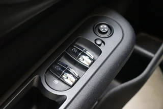 MINI Clubman Cooper Business  / Navigatiesysteem / Bluetooth / Airconditioning / Audio / 17 Inch / Cruise Control / 27