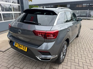 Volkswagen T-Roc 1.5 TSI Sport Business R-Line / Pano / ACC / Led / IQ Drive / Camera / Trekhaak . / 12