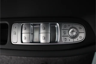 Omoda 5 EV Premium 61 kWh *DEMO* - Full Options! - Stuur-/stoelverwarming - Draadloze Apple Carplay of Android Auto - Schuif-/kanteldak - 7 jaar of 150.000km Fabrieksgarantie / 18