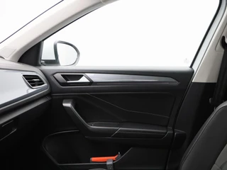 Volkswagen T-Roc 1.5 TSi 150 Pk Automaat Style | Carplay | IQ.Light LED | Panoramadak | Virtual Cockpit | Adaptive Cruise | 17 Inch / 32