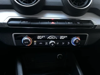 Audi Q2 30 TFSI Pro Line App-Connect DAB+ Climate Control Parkeersensoren / 9