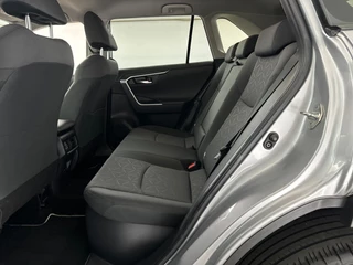 Toyota RAV4 2.5 Hybrid AWD Dynamic Trekhaak | 18'' L.M. Velgen | Elektrische Achterklep / 20