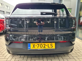 Volvo EX30 Single Motor Extended Range Ultra 69 kWh|Harman/Kardon|panodak / 19