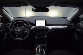 Ford Focus Wagon Wagon 1.5 EcoBlue Titanium Business | Automaat | Trekhaak | Apple CarPlay | Climate / 12