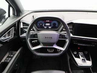 Audi Q4 e-tron 40 Launch edition S Competition 77 kWh 204 Pk | Stoelverwarming | Panorama dak | Adaptive Cruise | Matrix LED | Camera | CarPlay | 21 inch | 93.167 Km !! / 44
