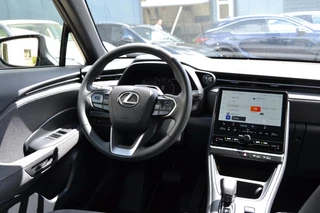 Lexus LBX 1.5 2WD / 27