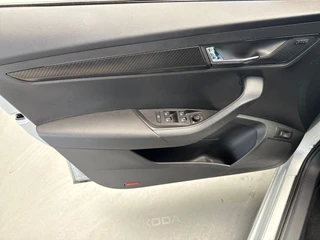 Škoda Karoq 1.5 TSI ACT Sportline Business / 26